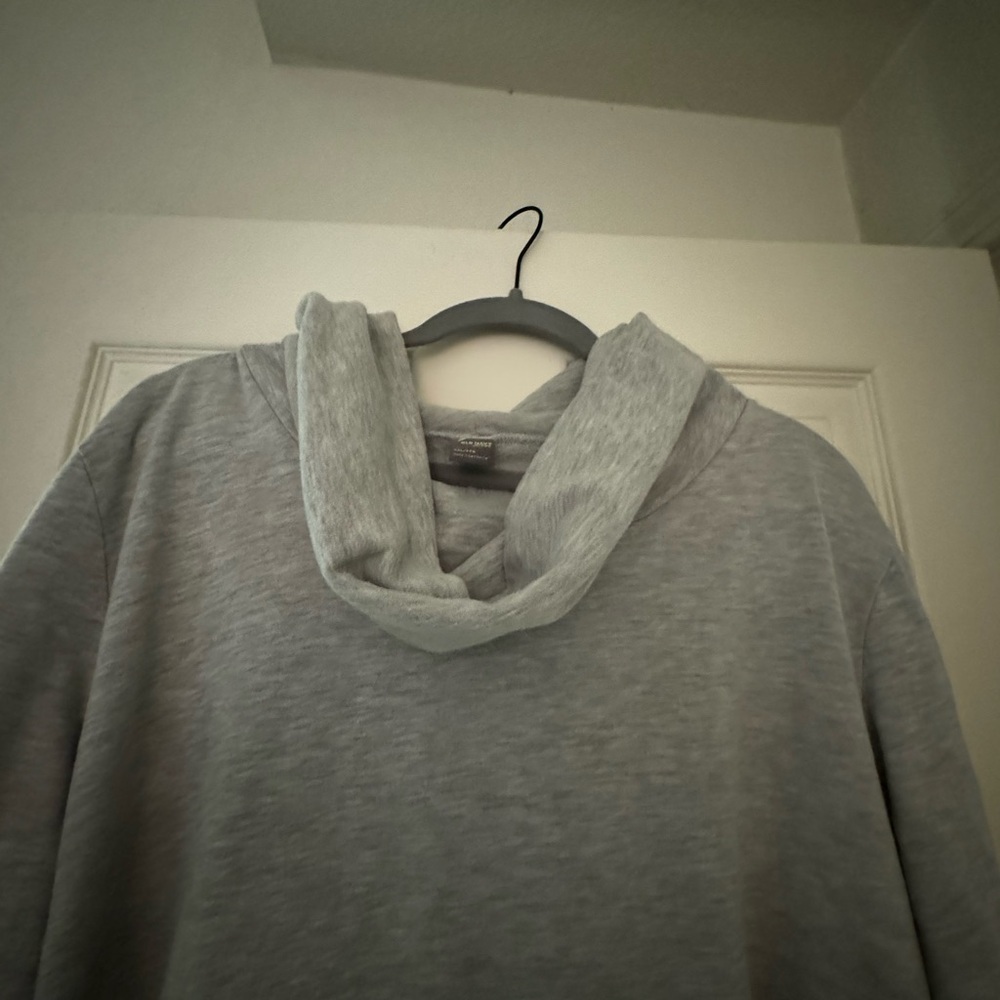 Women's Old Navy Active Grey Sweatshirt - Picture 7 of 8